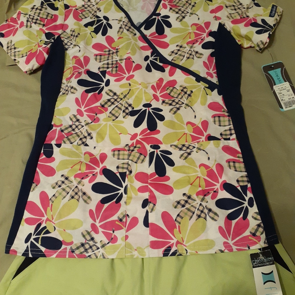 Cherokee Scrub Set NWT